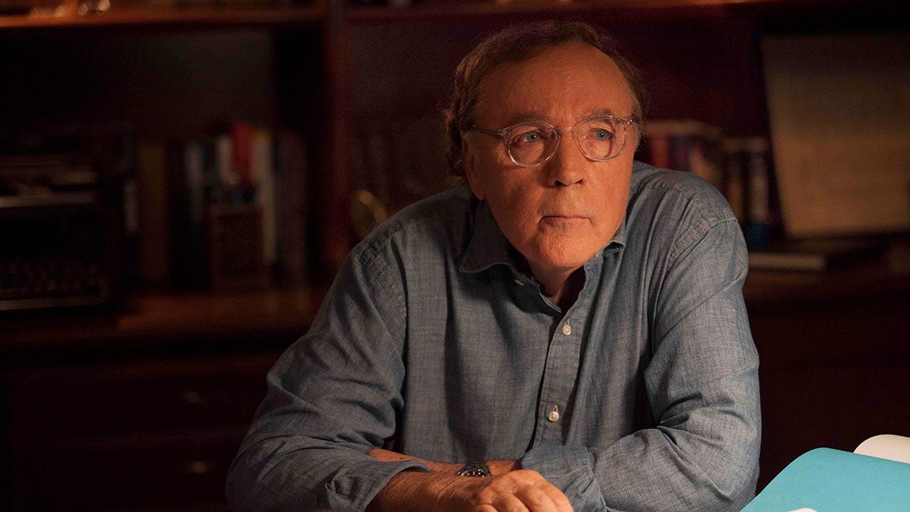 James Patterson gives $500 holiday bonuses to bookstore workers