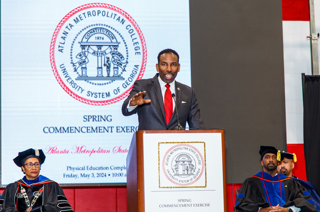 Atlanta mayor revs up grads at AMSC's 50th anniversary event